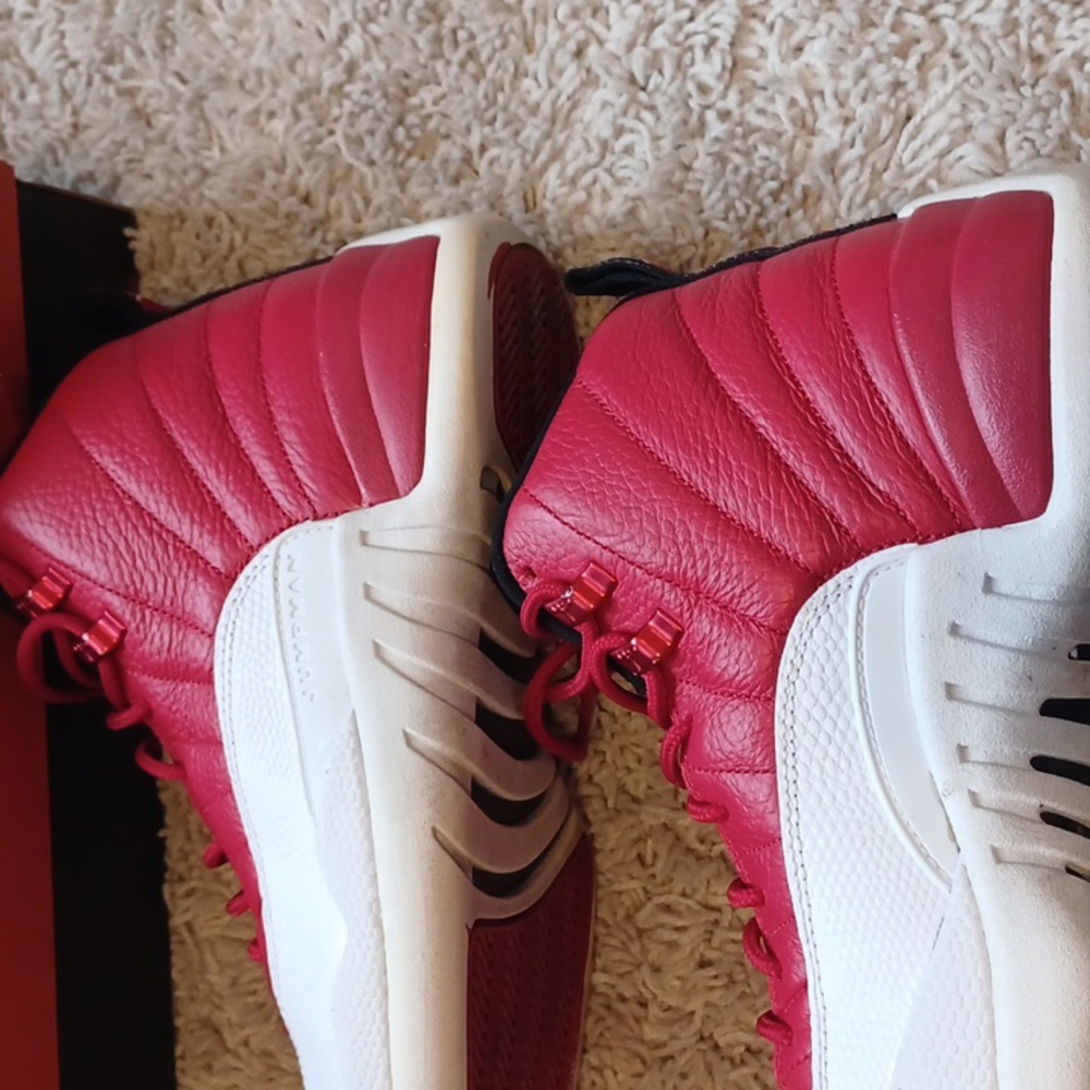 EUC Air Jordan 12 Retro Size 8 Red / White - Picture 9 of 16
